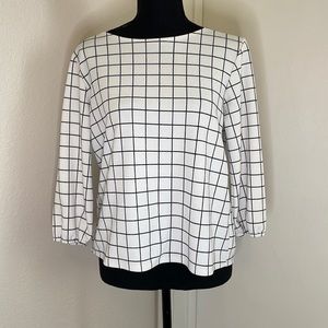 Black and White 3/4 length Sleeve Top